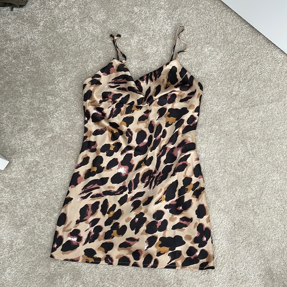 🐆Leopard satin mini 🐆 - Picture 2 of 3